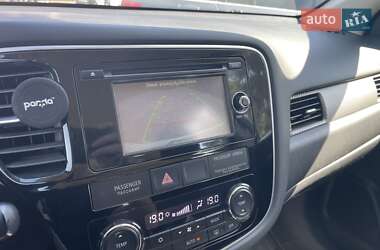 Внедорожник / Кроссовер Mitsubishi Outlander 2014 в 