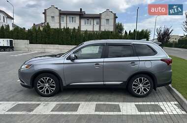 Внедорожник / Кроссовер Mitsubishi Outlander 2017 в Ровно