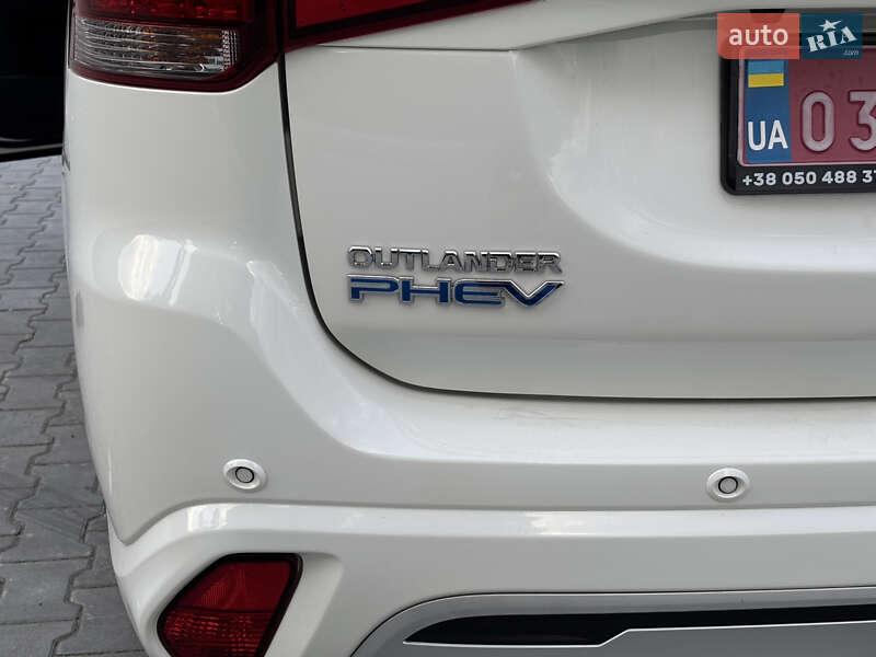 Внедорожник / Кроссовер Mitsubishi Outlander 2020 в Ровно