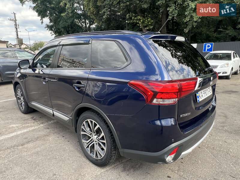 Внедорожник / Кроссовер Mitsubishi Outlander 2016 в Броварах