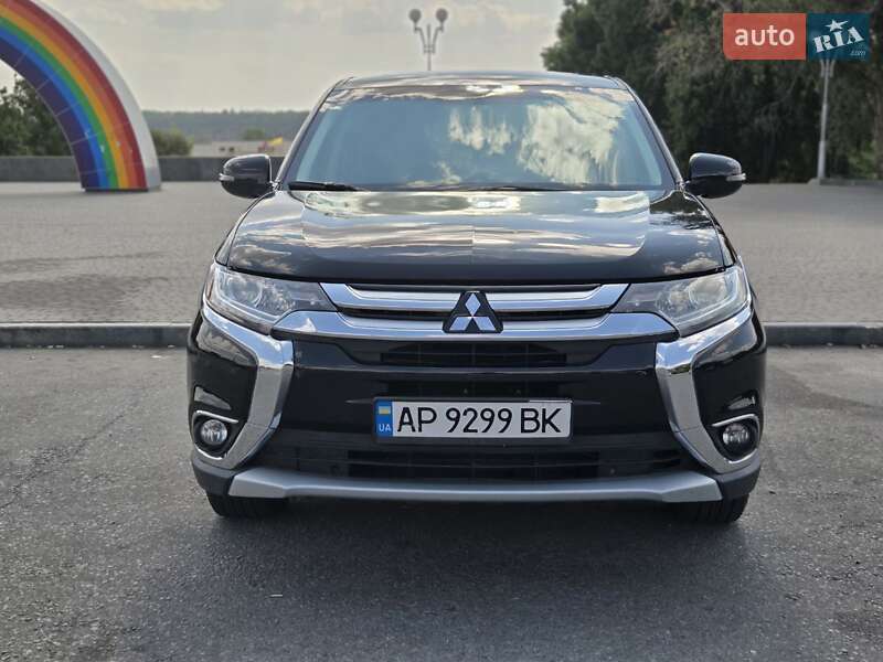 Позашляховик / Кросовер Mitsubishi Outlander 2017 в Запоріжжі