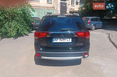 Позашляховик / Кросовер Mitsubishi Outlander 2016 в Запоріжжі