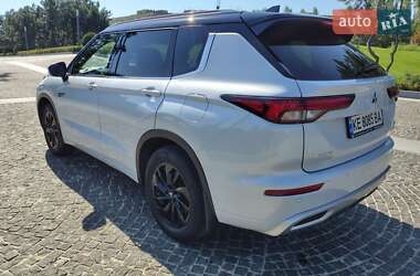 Внедорожник / Кроссовер Mitsubishi Outlander 2022 в 