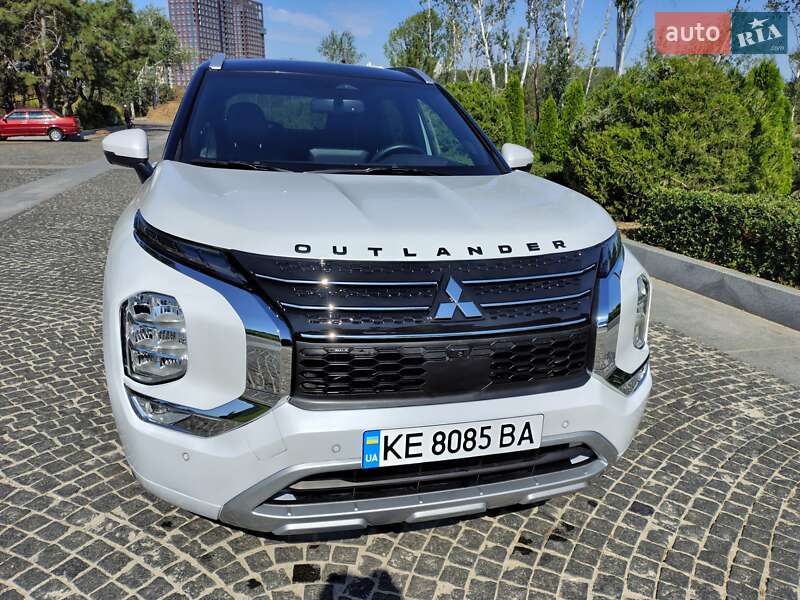 Позашляховик / Кросовер Mitsubishi Outlander 2022 в Дніпрі