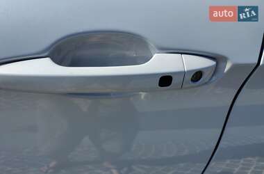 Внедорожник / Кроссовер Mitsubishi Outlander 2022 в 