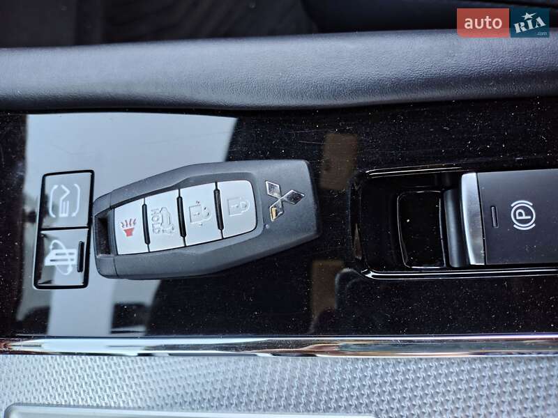 Позашляховик / Кросовер Mitsubishi Outlander 2022 в Дніпрі