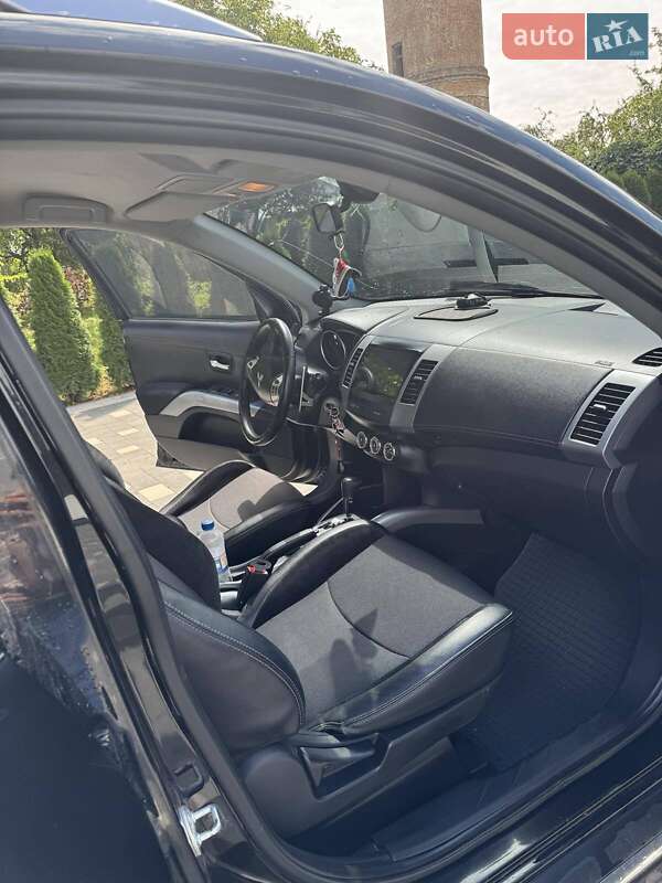 Внедорожник / Кроссовер Mitsubishi Outlander 2009 в Бучаче