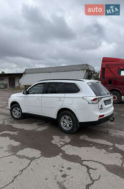 Внедорожник / Кроссовер Mitsubishi Outlander 2013 в Ковеле