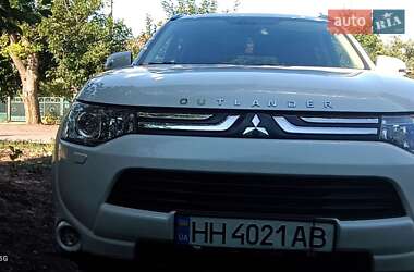 Mitsubishi Outlander 2012