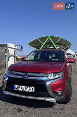 Внедорожник / Кроссовер Mitsubishi Outlander 2016 в Одессе
