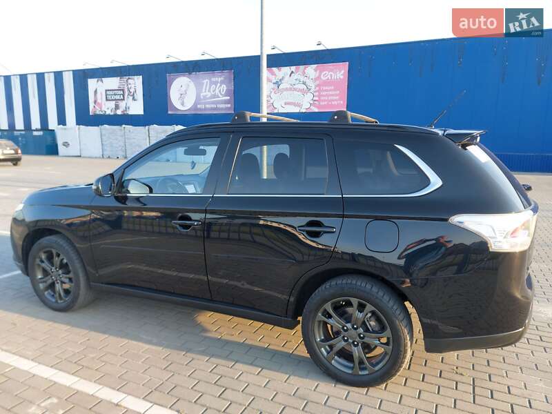 Позашляховик / Кросовер Mitsubishi Outlander 2012 в Нетішині