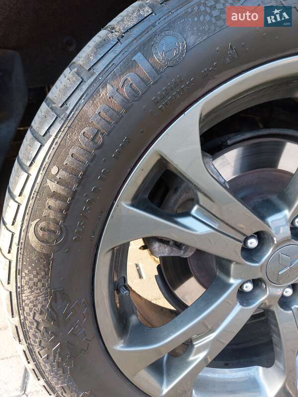 Позашляховик / Кросовер Mitsubishi Outlander 2012 в Нетішині