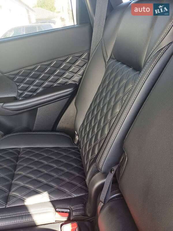 Позашляховик / Кросовер Mitsubishi Outlander 2024 в Тернополі