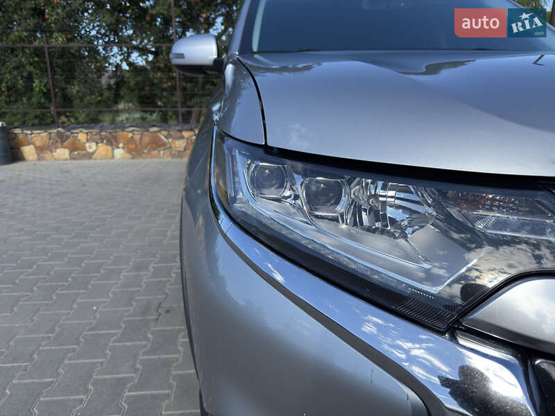 Внедорожник / Кроссовер Mitsubishi Outlander 2019 в Каменец-Подольском