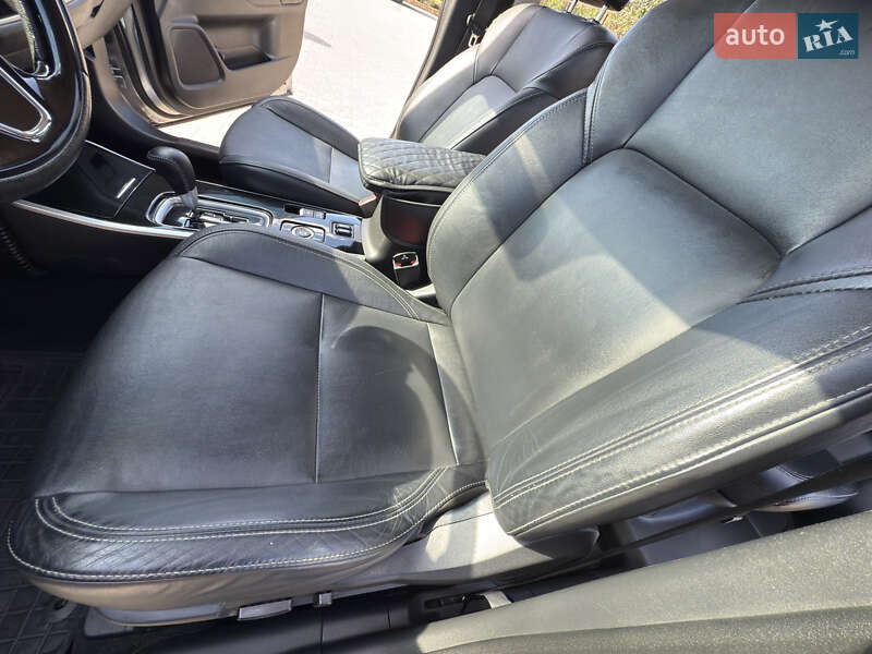 Внедорожник / Кроссовер Mitsubishi Outlander 2019 в Каменец-Подольском