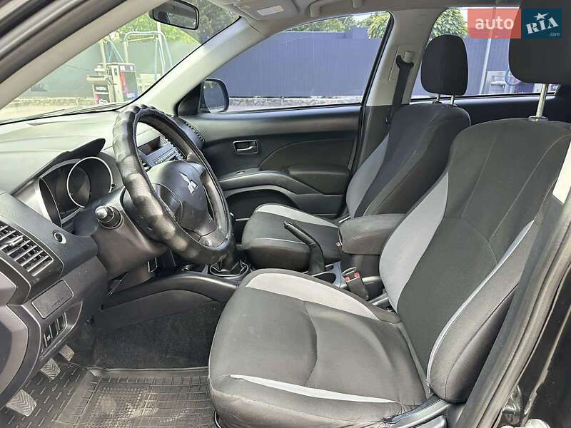 Внедорожник / Кроссовер Mitsubishi Outlander 2010 в Днепре
