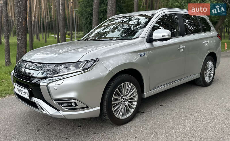 Mitsubishi Outlander 2020