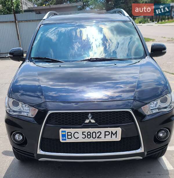 Mitsubishi Outlander 2011