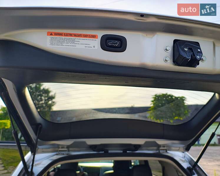 Позашляховик / Кросовер Mitsubishi Outlander 2018 в Львові