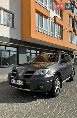Внедорожник / Кроссовер Mitsubishi Outlander 2006 в 