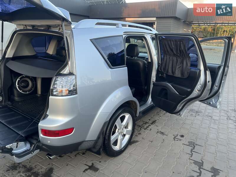 Позашляховик / Кросовер Mitsubishi Outlander 2009 в Кривому Розі