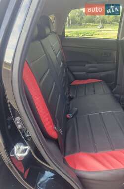Внедорожник / Кроссовер Mitsubishi Outlander 2014 в Лозовой