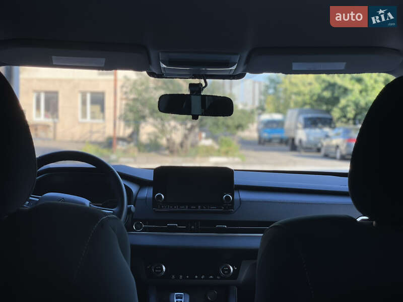 Внедорожник / Кроссовер Mitsubishi Outlander 2022 в Запорожье