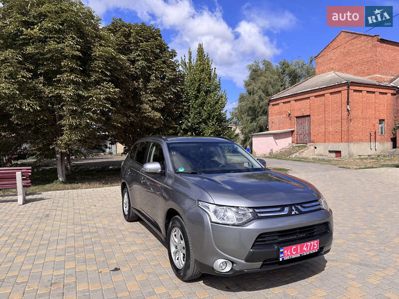 Внедорожник / Кроссовер Mitsubishi Outlander 2013 в Кодыме