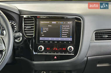 Внедорожник / Кроссовер Mitsubishi Outlander 2021 в 