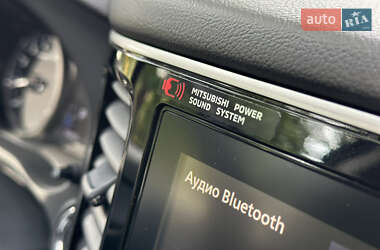 Внедорожник / Кроссовер Mitsubishi Outlander 2021 в 