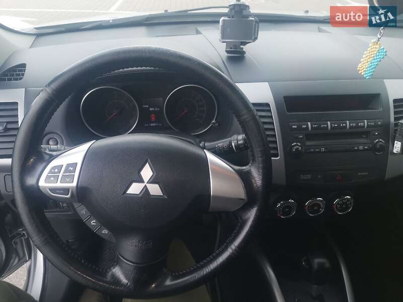 Внедорожник / Кроссовер Mitsubishi Outlander 2012 в Киеве