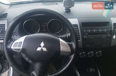Внедорожник / Кроссовер Mitsubishi Outlander 2012 в 