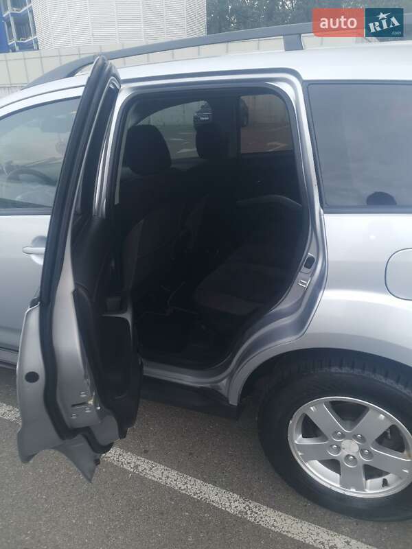 Внедорожник / Кроссовер Mitsubishi Outlander 2012 в Киеве