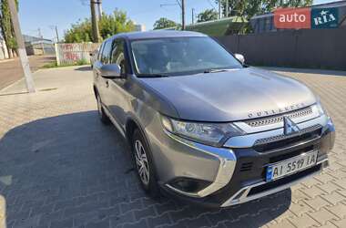 Внедорожник / Кроссовер Mitsubishi Outlander 2019 в 