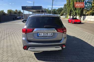 Внедорожник / Кроссовер Mitsubishi Outlander 2019 в 