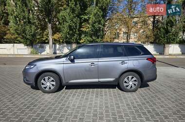 Внедорожник / Кроссовер Mitsubishi Outlander 2019 в 