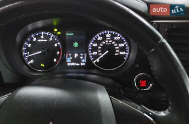 Внедорожник / Кроссовер Mitsubishi Outlander 2020 в 