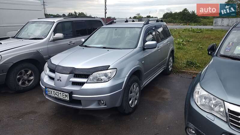 Внедорожник / Кроссовер Mitsubishi Outlander 2008 в 