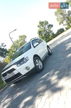 Позашляховик / Кросовер Mitsubishi Outlander 2012 в Чорткові