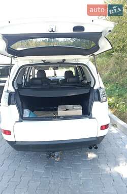 Внедорожник / Кроссовер Mitsubishi Outlander 2012 в 