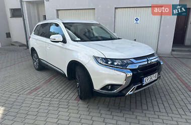 Позашляховик / Кросовер Mitsubishi Outlander 2018 в Полтаві