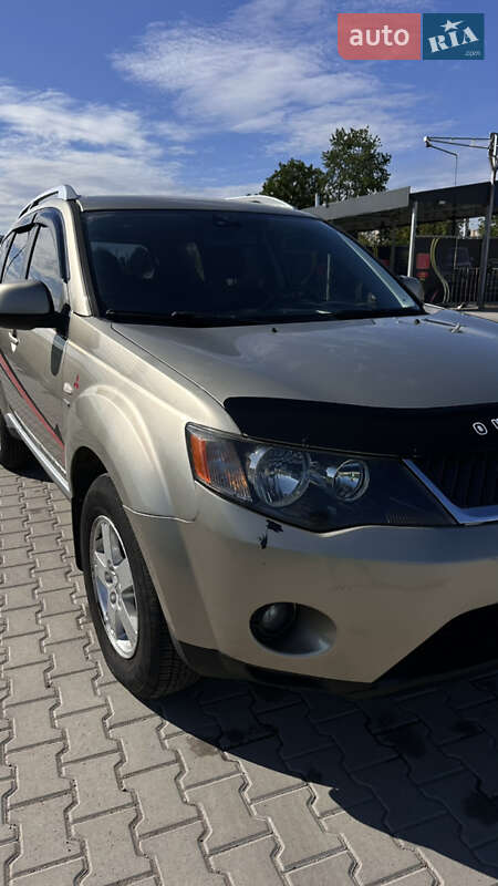 Позашляховик / Кросовер Mitsubishi Outlander 2008 в Вапнярці