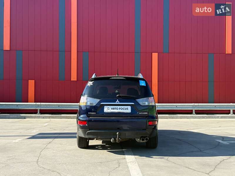Внедорожник / Кроссовер Mitsubishi Outlander 2010 в Киеве