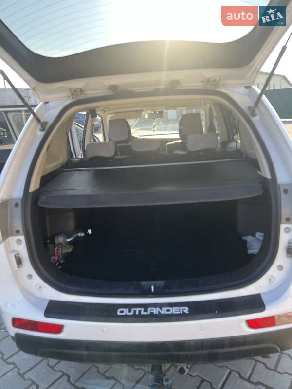 Позашляховик / Кросовер Mitsubishi Outlander 2012 в Дунаївцях