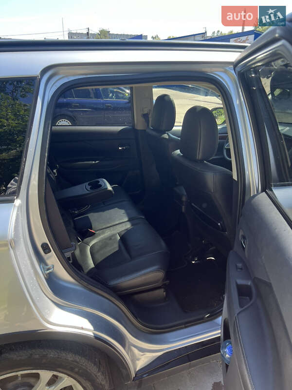 Позашляховик / Кросовер Mitsubishi Outlander 2015 в Львові