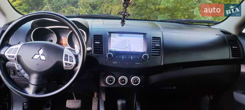 Внедорожник / Кроссовер Mitsubishi Outlander 2009 в Кривом Роге фото 19 Внедорожник / Кроссовер Mitsubishi Outlander 2009 в Кривом Роге
