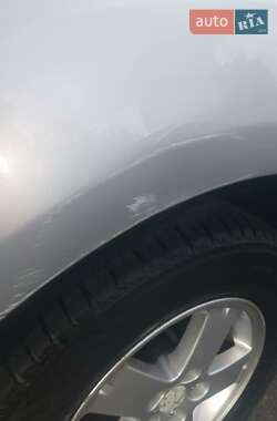 Внедорожник / Кроссовер Mitsubishi Outlander 2012 в 