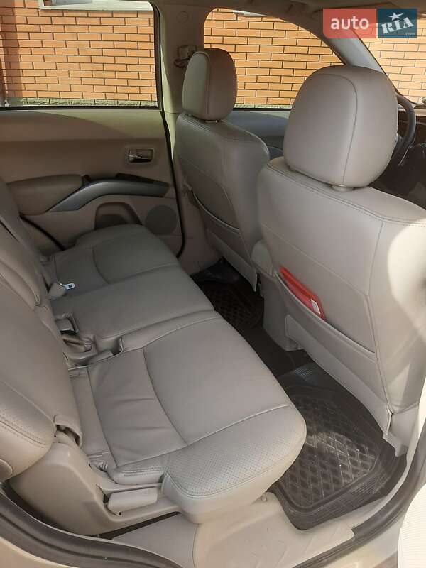 Внедорожник / Кроссовер Mitsubishi Outlander 2008 в Нежине