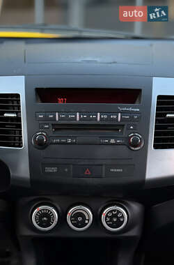 Внедорожник / Кроссовер Mitsubishi Outlander 2008 в 