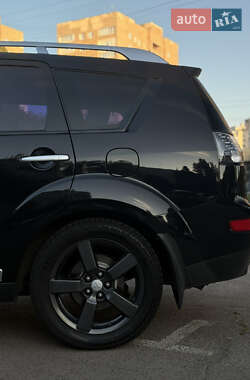 Внедорожник / Кроссовер Mitsubishi Outlander 2008 в 